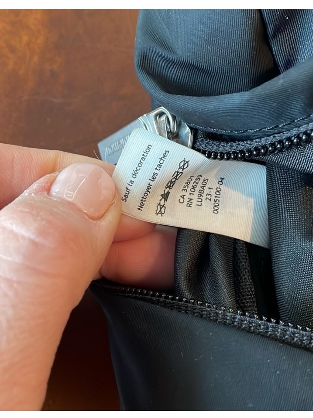 lululemon athletica large Black Crossbody Waist Bag - Picture 7 of 8